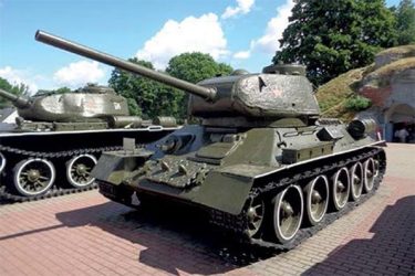 Pevnosť hrdina Brest (Bielorusko) - tank T34 - 85