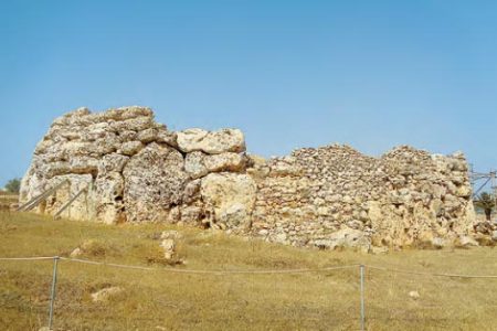 Malta - ostrov Gozo - Megalitický chrám Ggantija Malta - ostrov Gozo - Megalitický chrám Ggantija