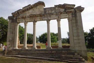 Albánsko - Apollonia - antické divadlo