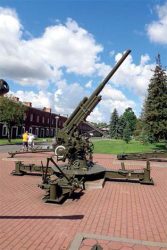 Pevnosť hrdina Brest (Bielorusko) - 76mm protilietadlové delo vzor 1931 (3 - K)